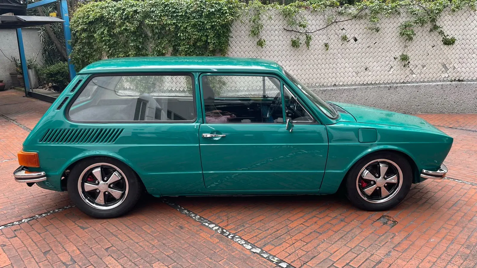 Volkswagen Brasilia terminado lateral